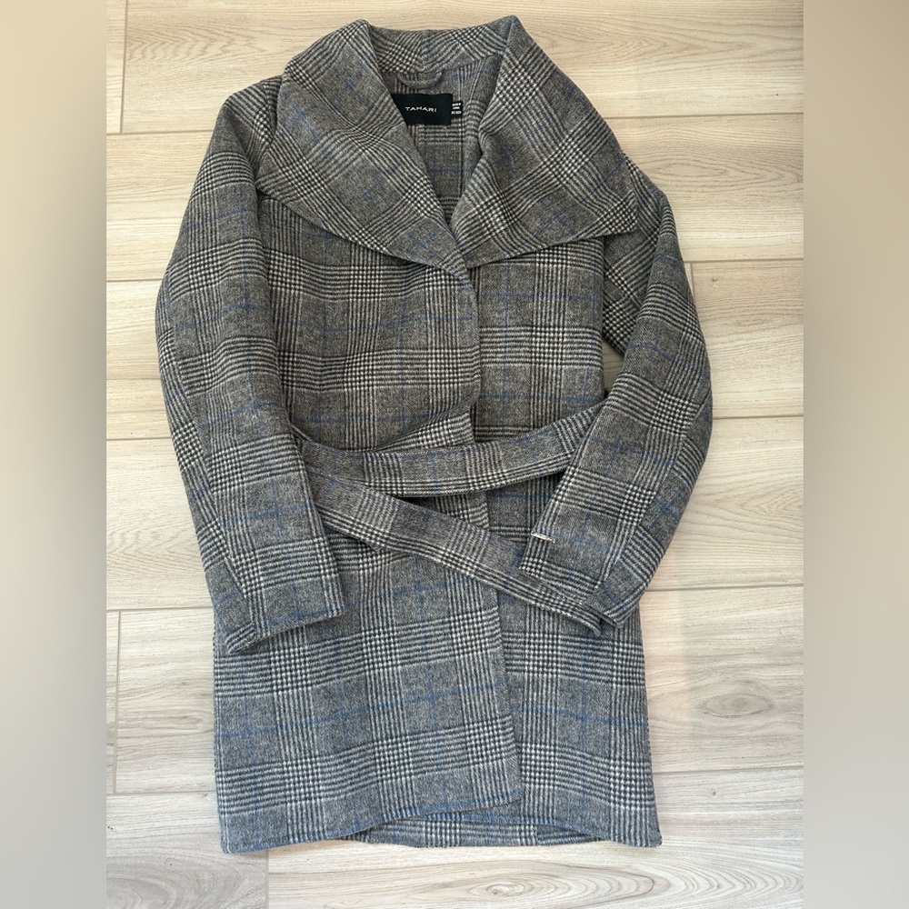 Tahari Gray Trench Coat with Notched Lapels and Structured Shoulders